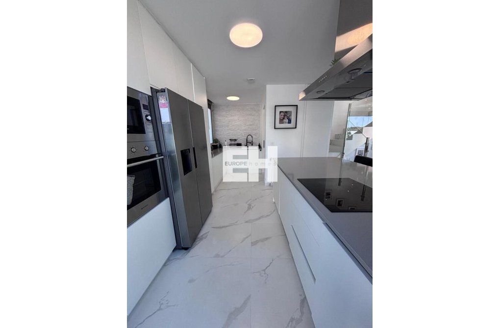 Resale - villa - Villamartin - Costa Blanca