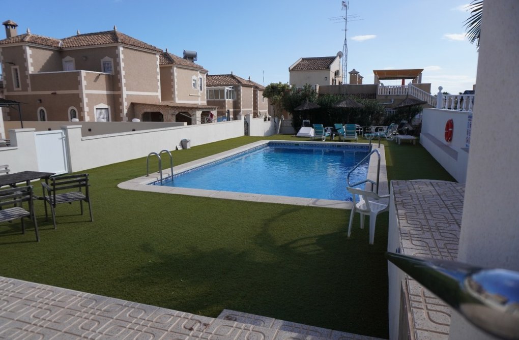 Resale - villa - Villamartin - Costa Blanca