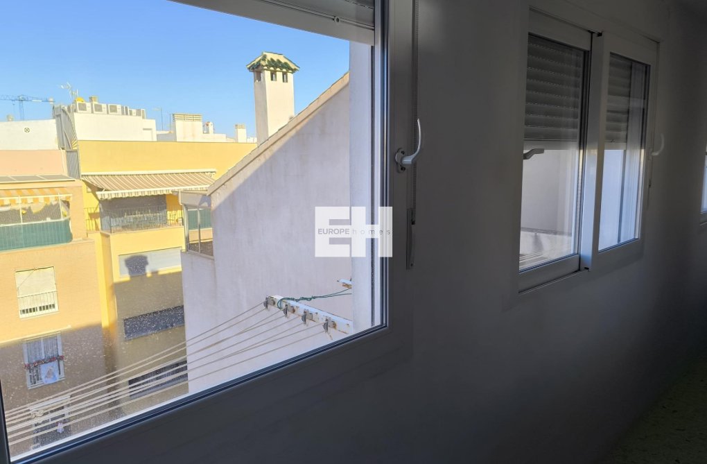 Revente - Appartement - Torrevieja - Las Piscinas Naturales