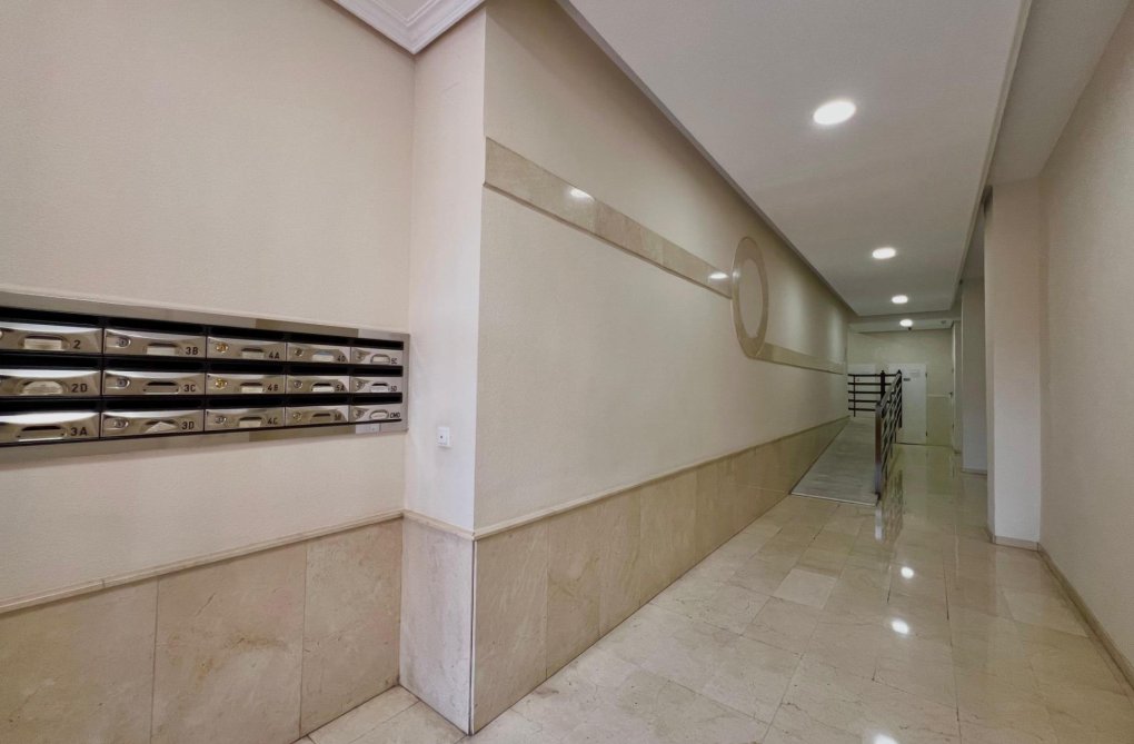 Revente - Appartement - Torrevieja - Puerto Deportivo
