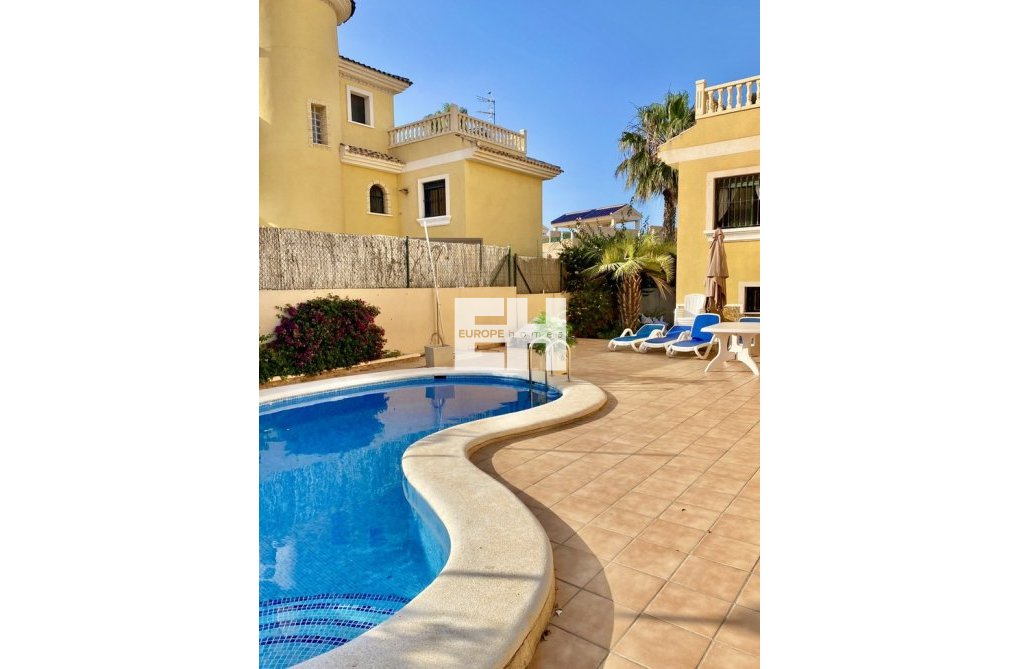 Revente - Semi Detached - Villamartin