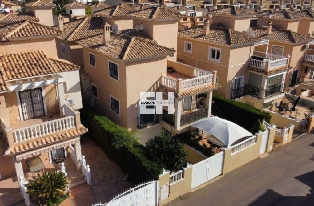 Revente - villa - Orihuela Costa - Costa Blanca