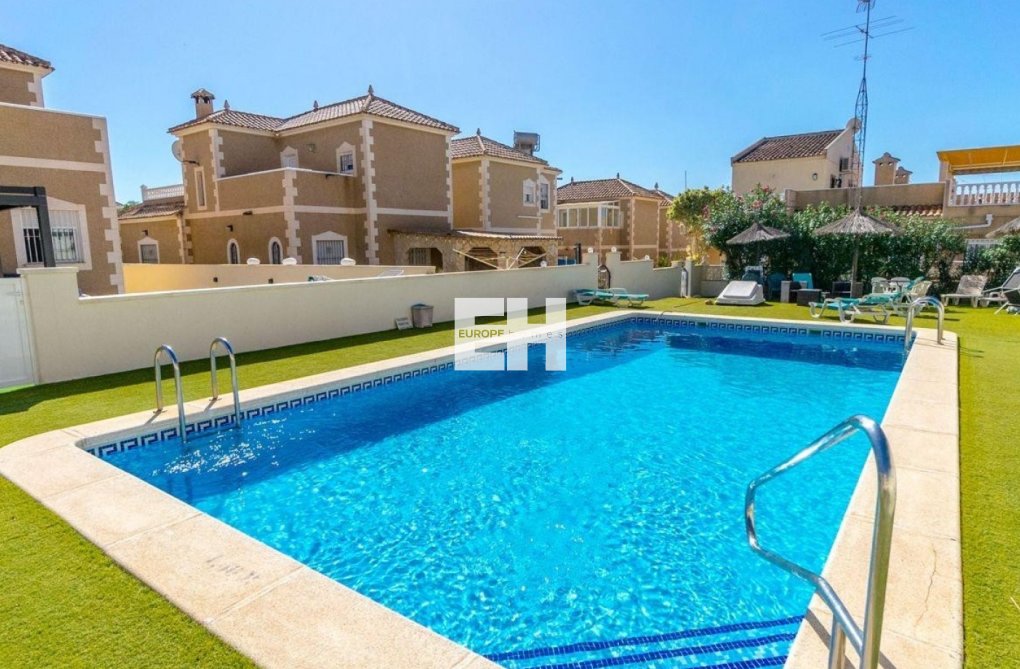 Revente - villa - Orihuela Costa - Costa Blanca