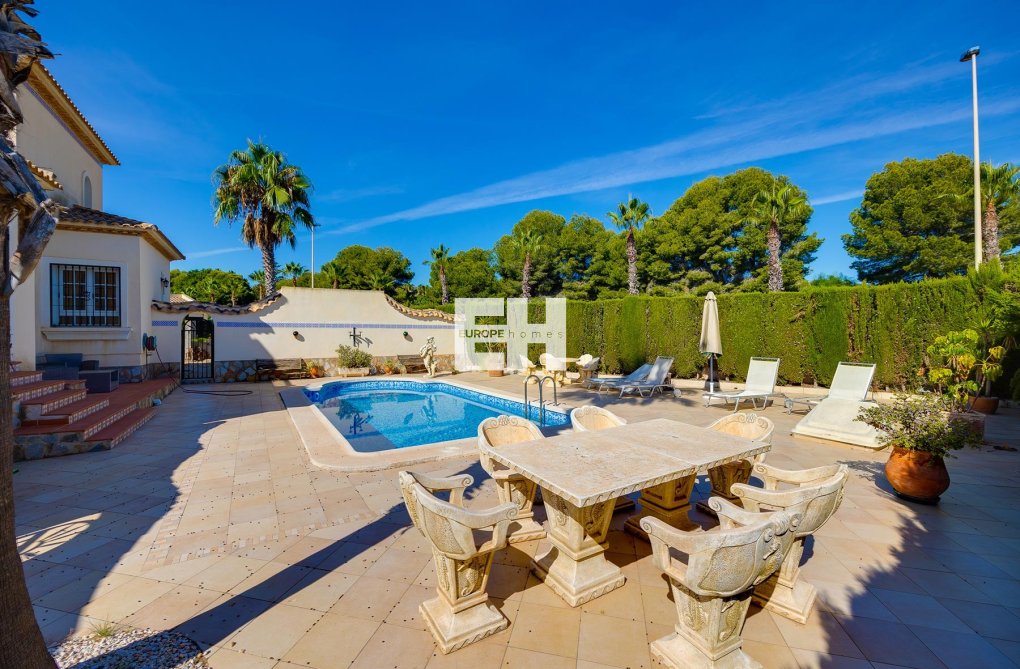 Revente - villa - Orihuela Costa - Costa Blanca