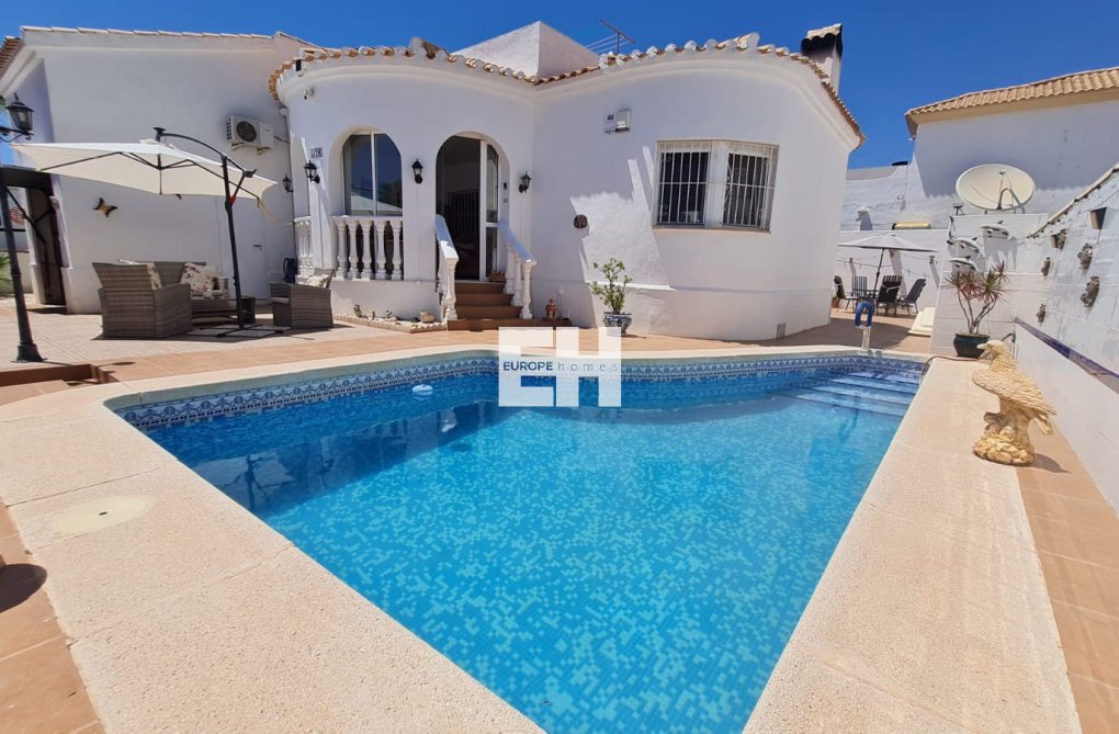 Revente - villa - Orihuela Costa - Costa Blanca
