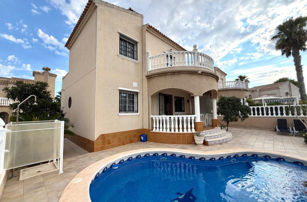 Revente - villa - Orihuela Costa - Costa Blanca