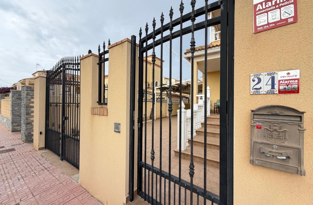 Revente - villa - Orihuela Costa - Lomas De Don Juan