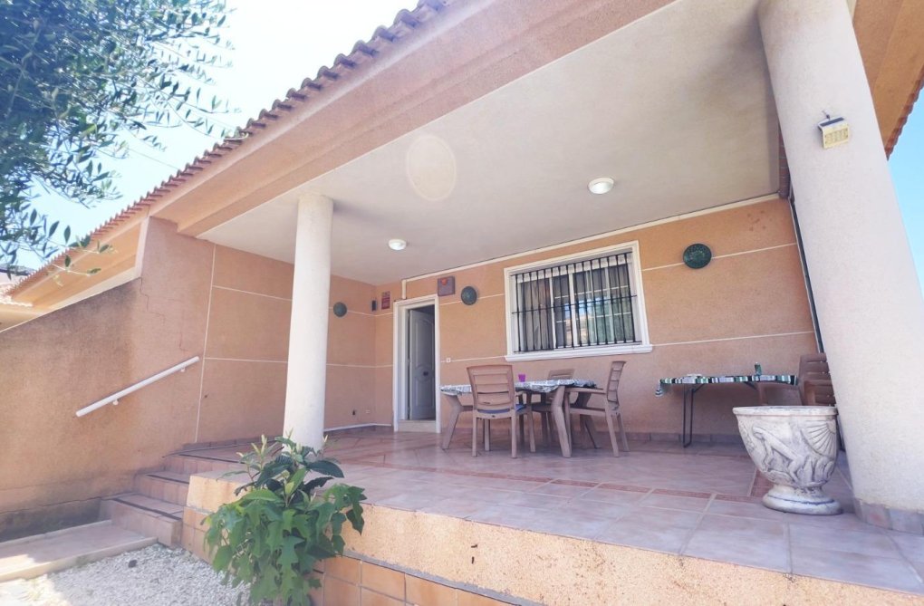 Revente - villa - Torrevieja - Aguas Nuevas