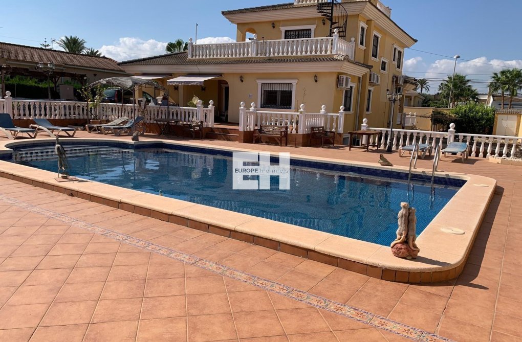 Revente - villa - Torrevieja - Los Balcones - Los Altos Del Edén