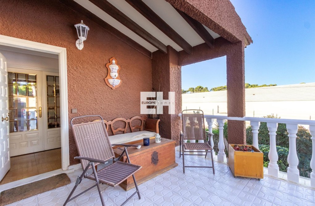 Revente - villa - Torrevieja - Los Balcones 