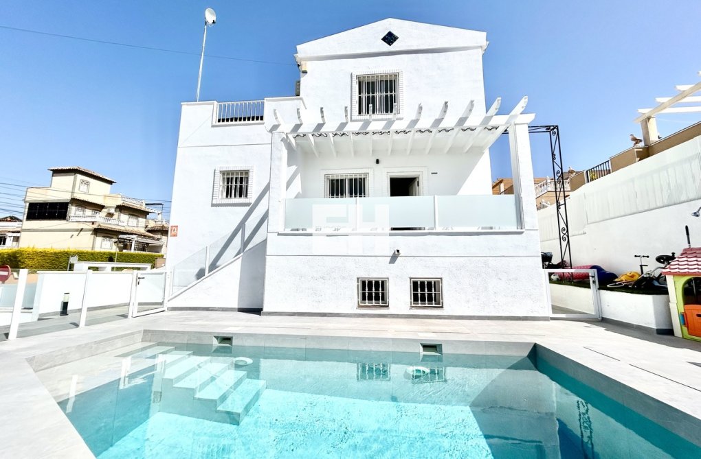 Revente - villa - Villamartin - Costa Blanca