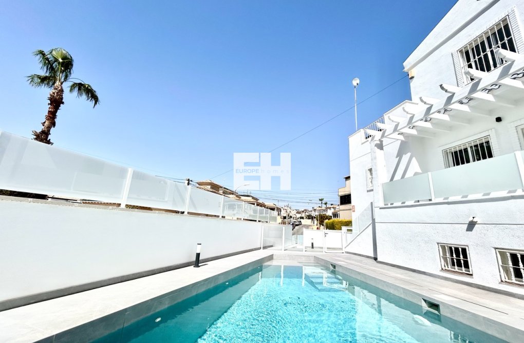 Revente - villa - Villamartin - Costa Blanca