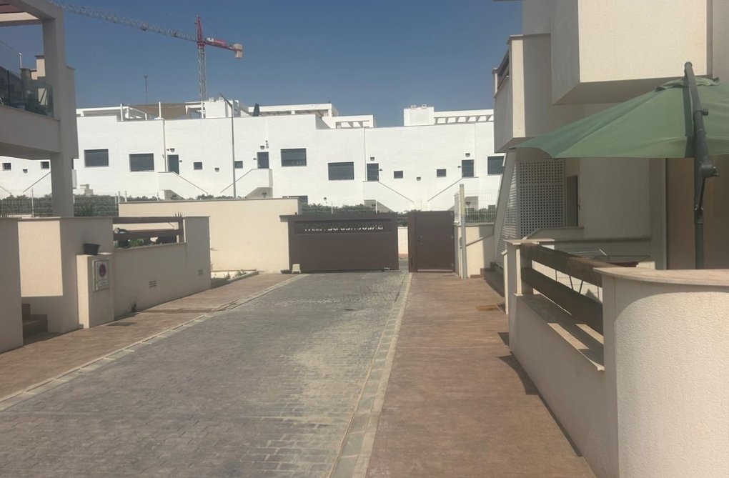 Segunda mano - Apartamento  - Los Balcones - AMAY Urbanisation