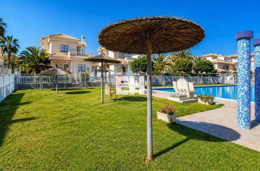 Segunda mano - Apartamento  - Orihuela Costa - Costa Blanca