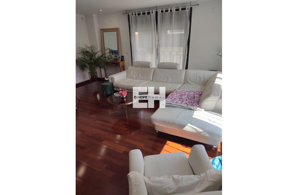 Segunda mano - Apartamento  - Orihuela - Zona Centro