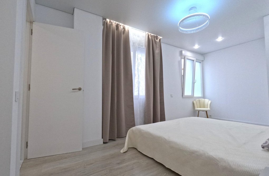 Segunda mano - Apartamento  - Torrevieja - Acequion