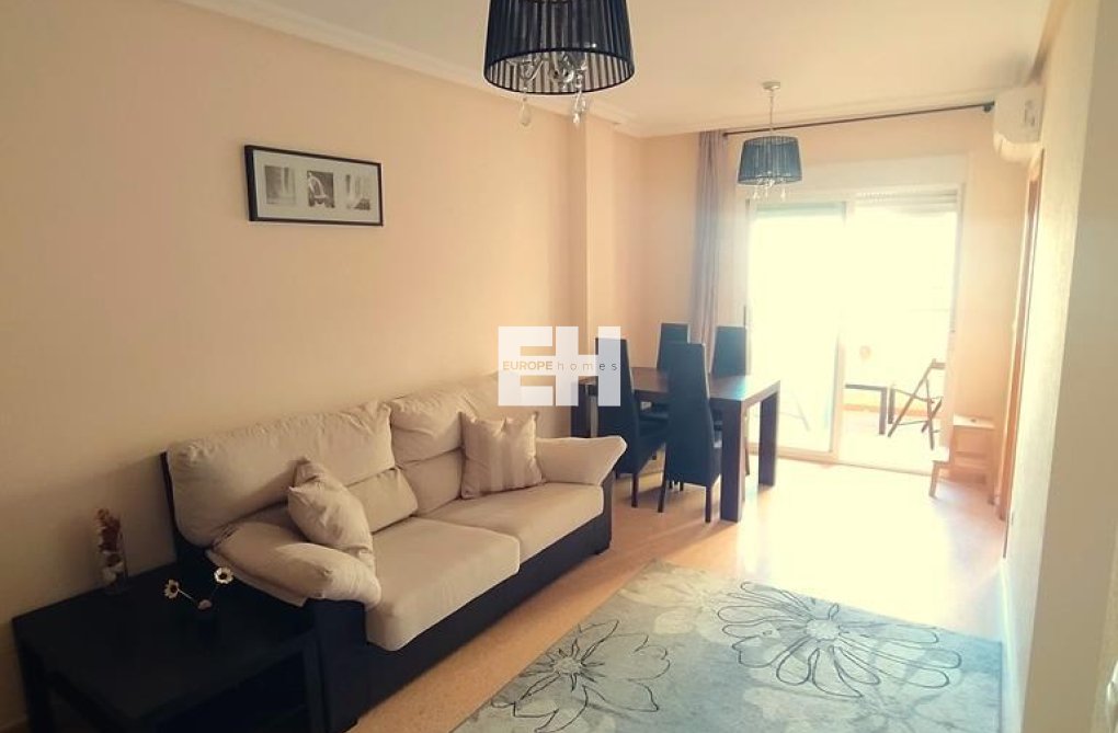 Segunda mano - Apartamento  - Torrevieja - CENTRO CASCO URBANO