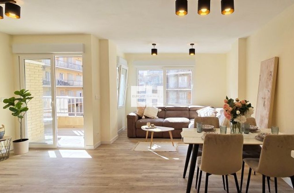 Segunda mano - Apartamento  - Torrevieja - Centro