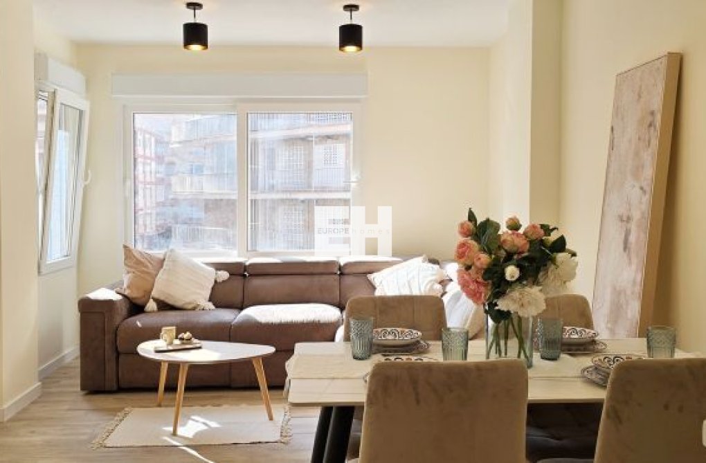 Segunda mano - Apartamento  - Torrevieja - Centro