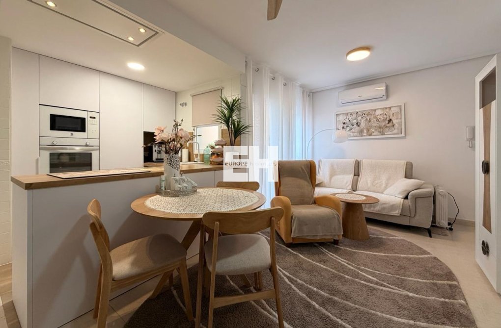 Segunda mano - Apartamento  - Torrevieja - Centro