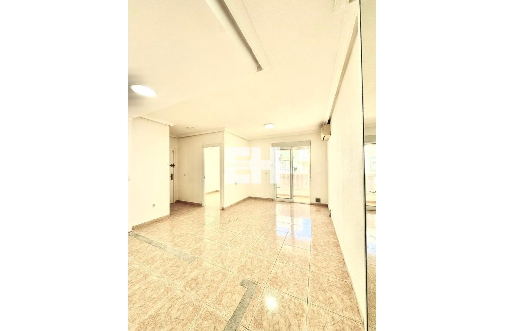 Segunda mano - Apartamento  - Torrevieja - Centro