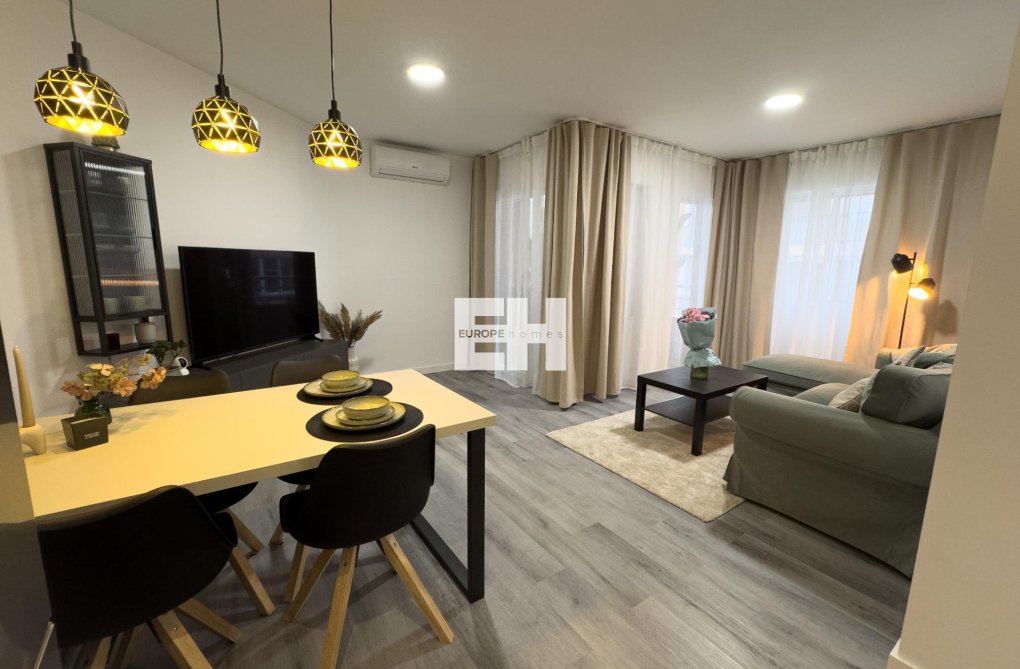 Segunda mano - Apartamento  - Torrevieja - Centro