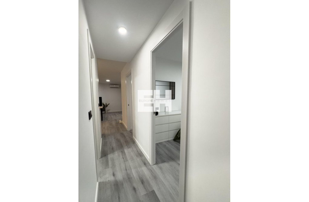 Segunda mano - Apartamento  - Torrevieja - Centro
