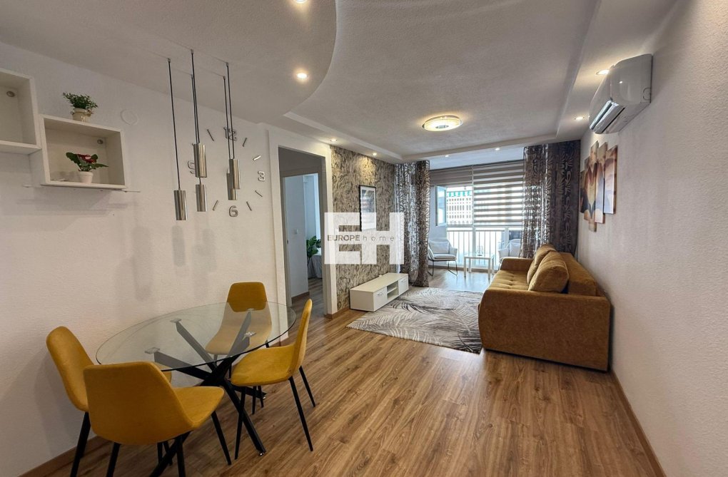 Segunda mano - Apartamento  - Torrevieja - Centro