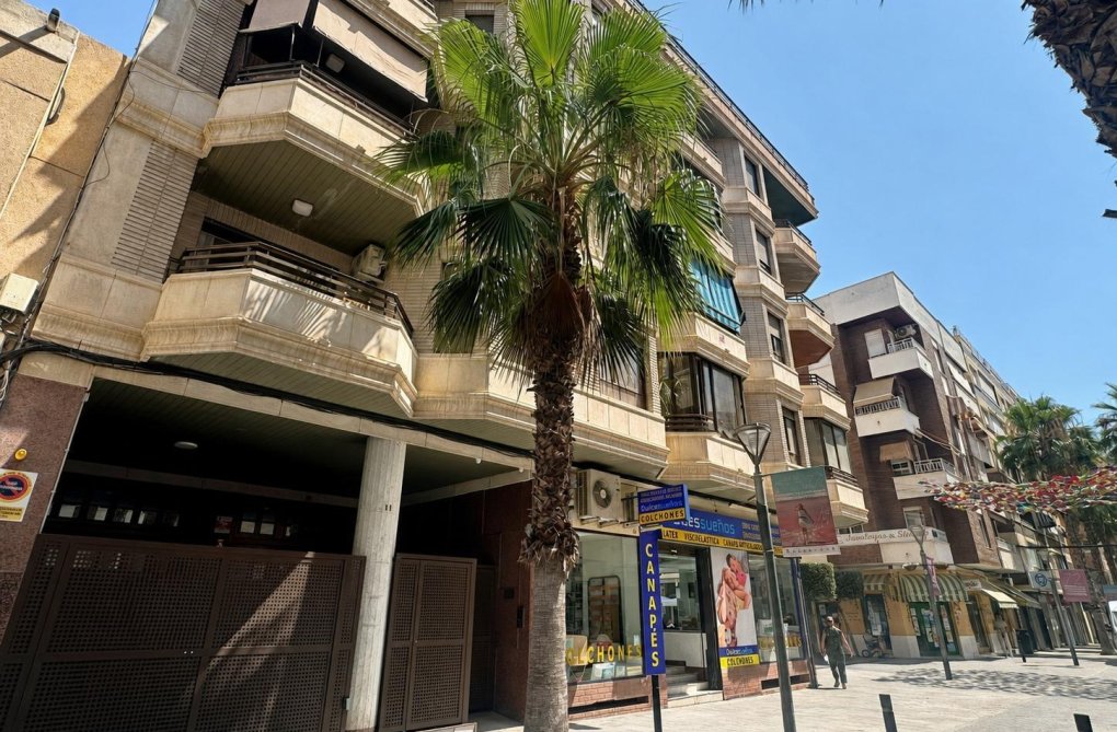 Segunda mano - Apartamento  - Torrevieja - Centro