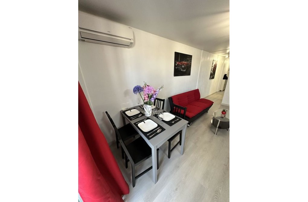 Segunda mano - Apartamento  - Torrevieja - Centro