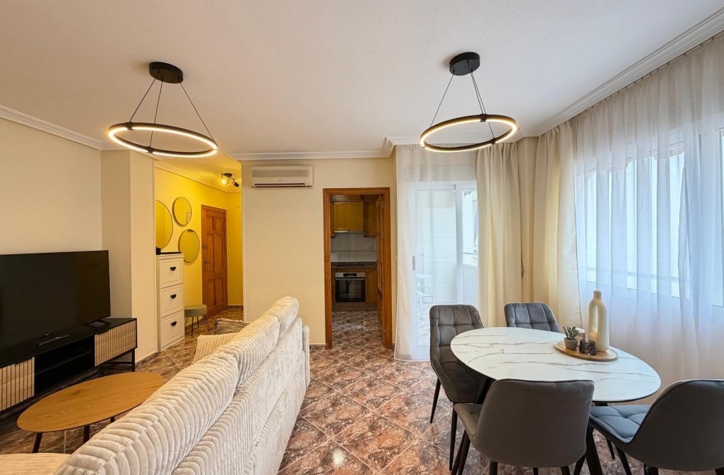 Segunda mano - Apartamento  - Torrevieja - Centro