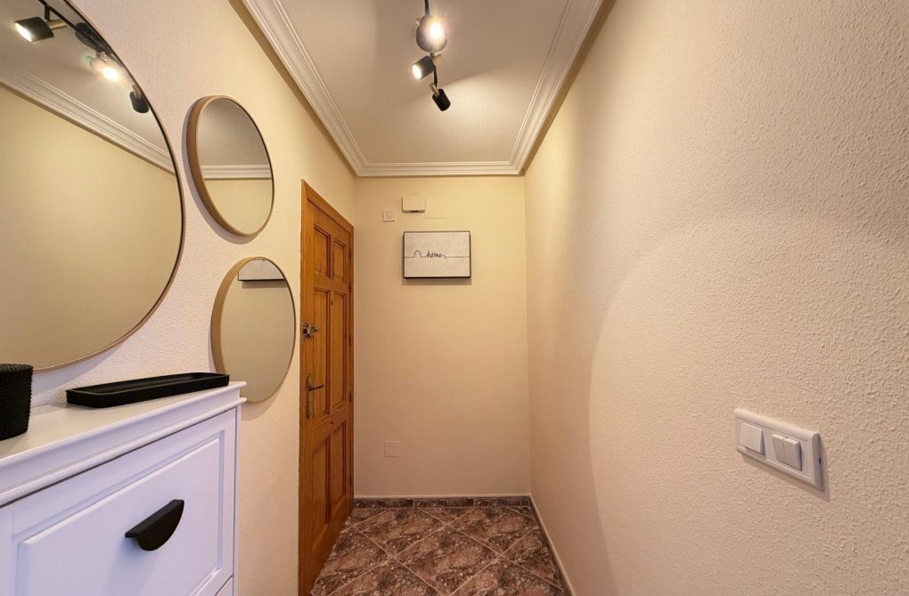 Segunda mano - Apartamento  - Torrevieja - Centro