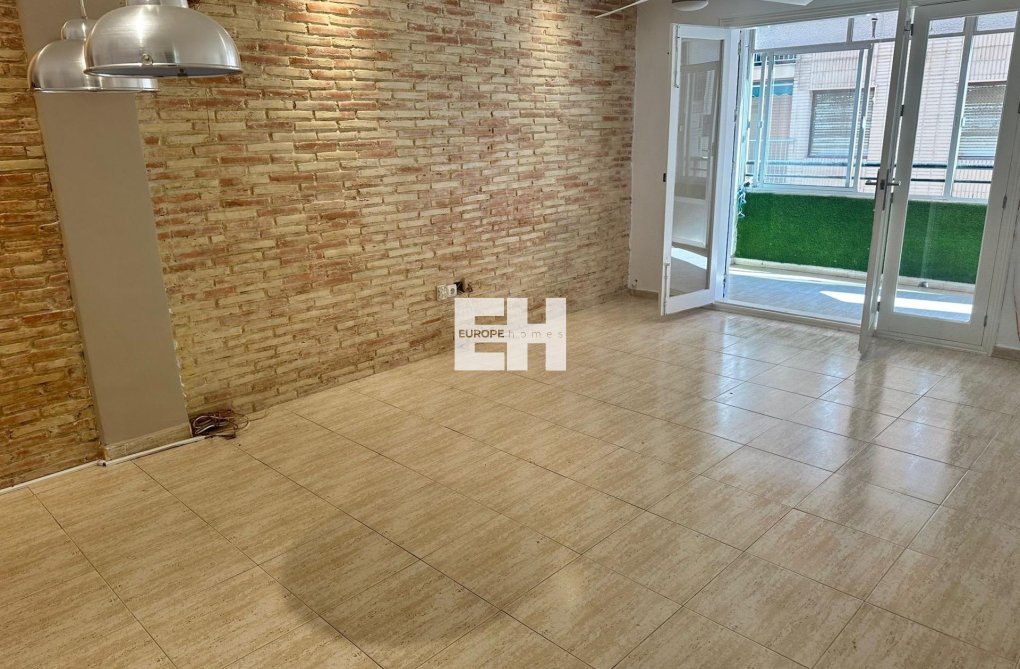 Segunda mano - Apartamento  - Torrevieja - El Acequión - Los Náufragos