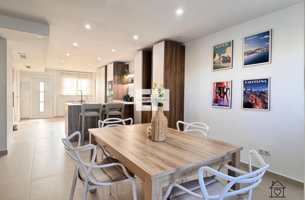 Segunda mano - Apartamento  - Torrevieja - El Acequión - Los Náufragos