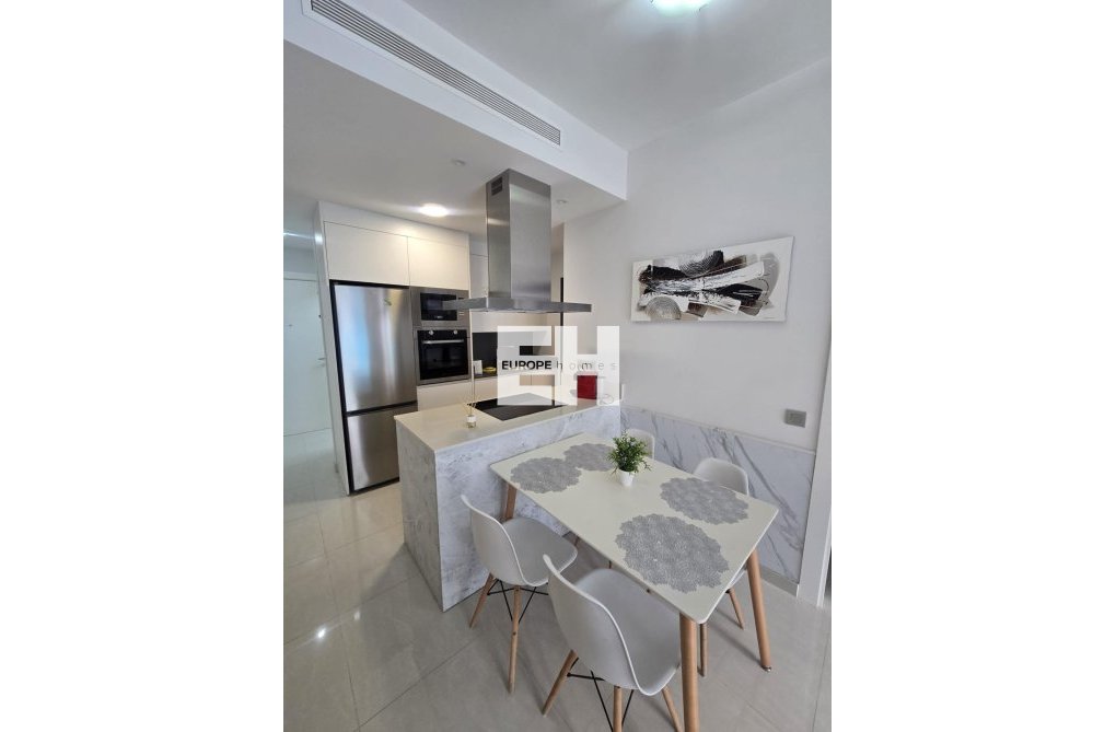 Segunda mano - Apartamento  - Torrevieja - Estacion De Autobuses