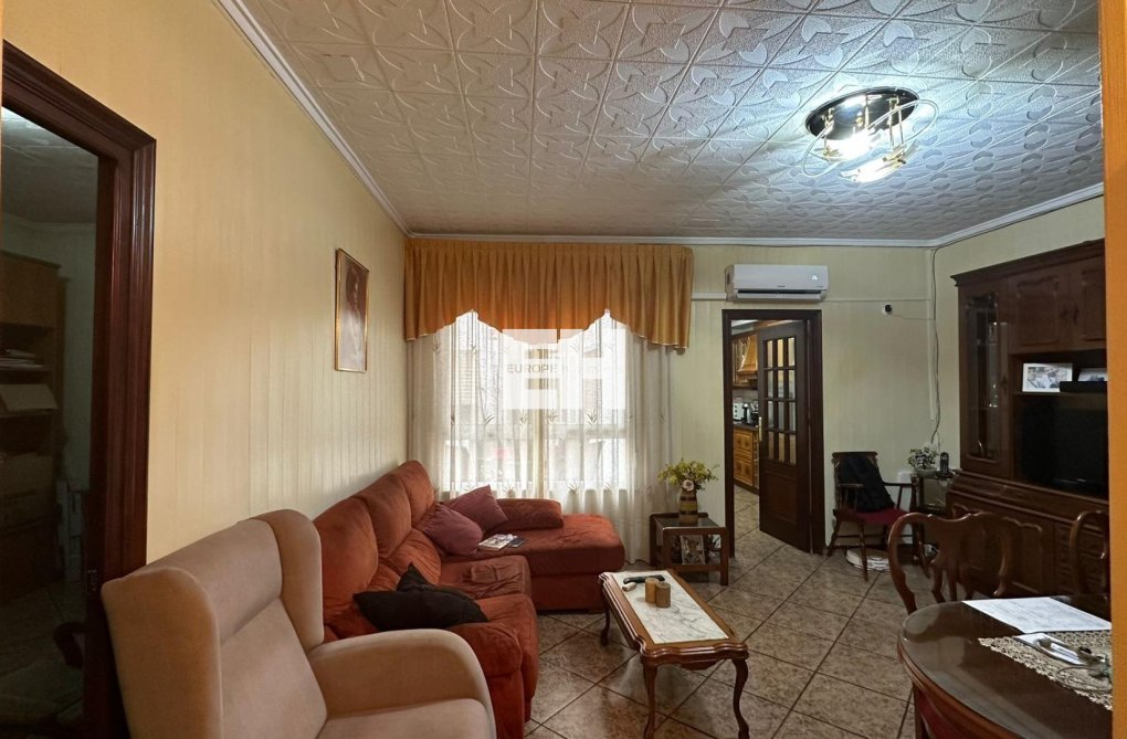 Segunda mano - Apartamento  - Torrevieja - Estacion De Autobuses