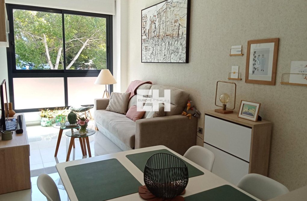 Segunda mano - Apartamento  - Torrevieja - Estacion De Autobuses