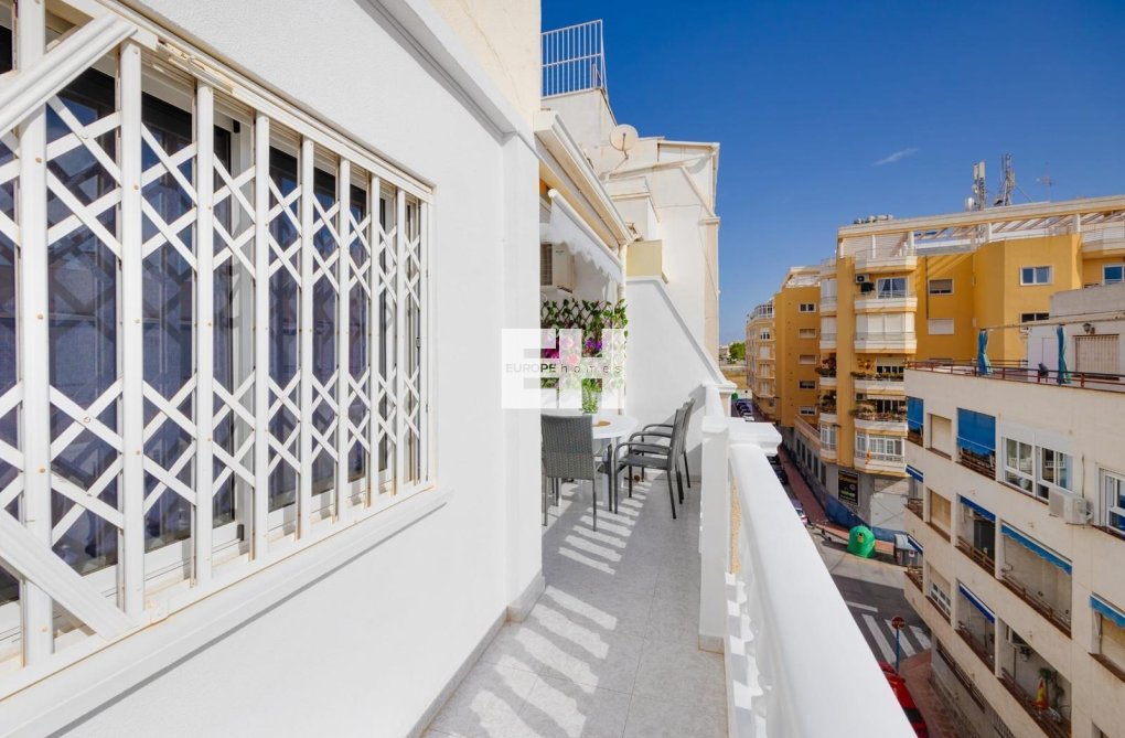 Segunda mano - Apartamento  - Torrevieja - Estacion De Autobuses
