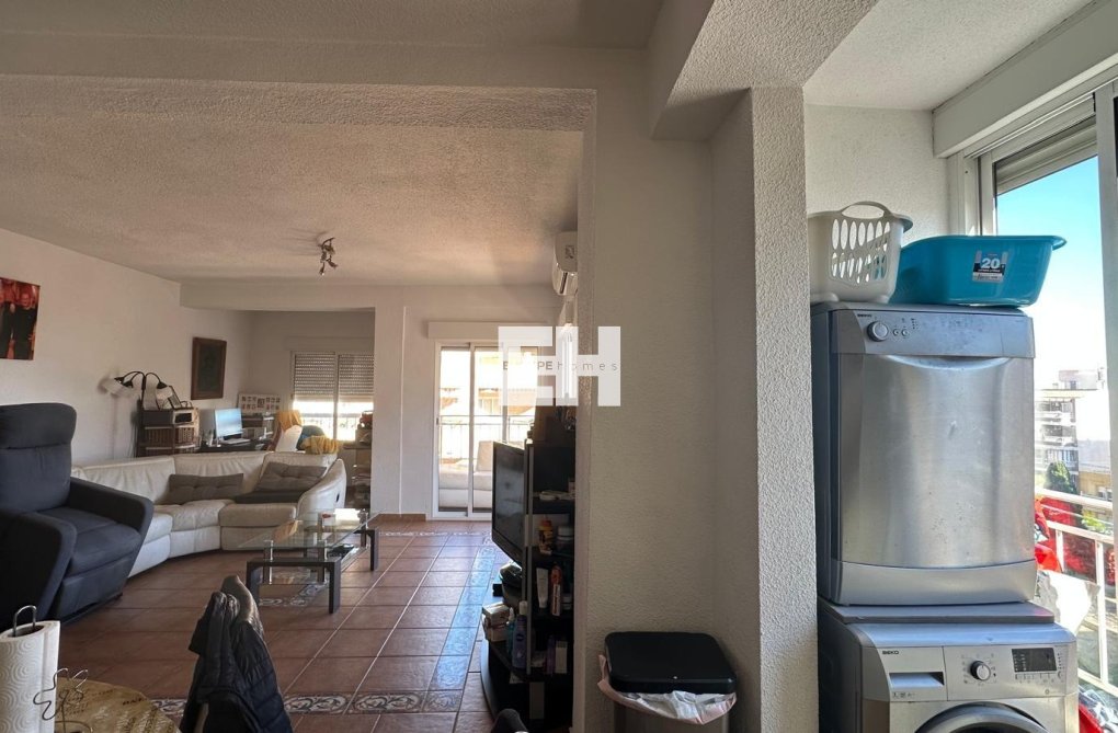 Segunda mano - Apartamento  - Torrevieja - Estacion De Autobuses