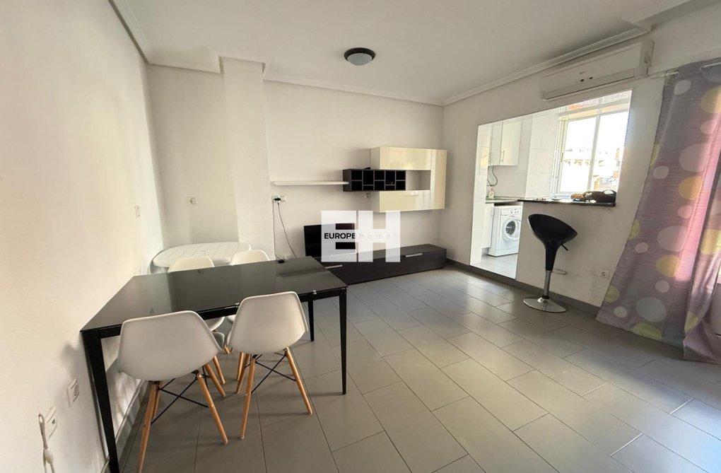 Segunda mano - Apartamento  - Torrevieja - Las Piscinas Naturales