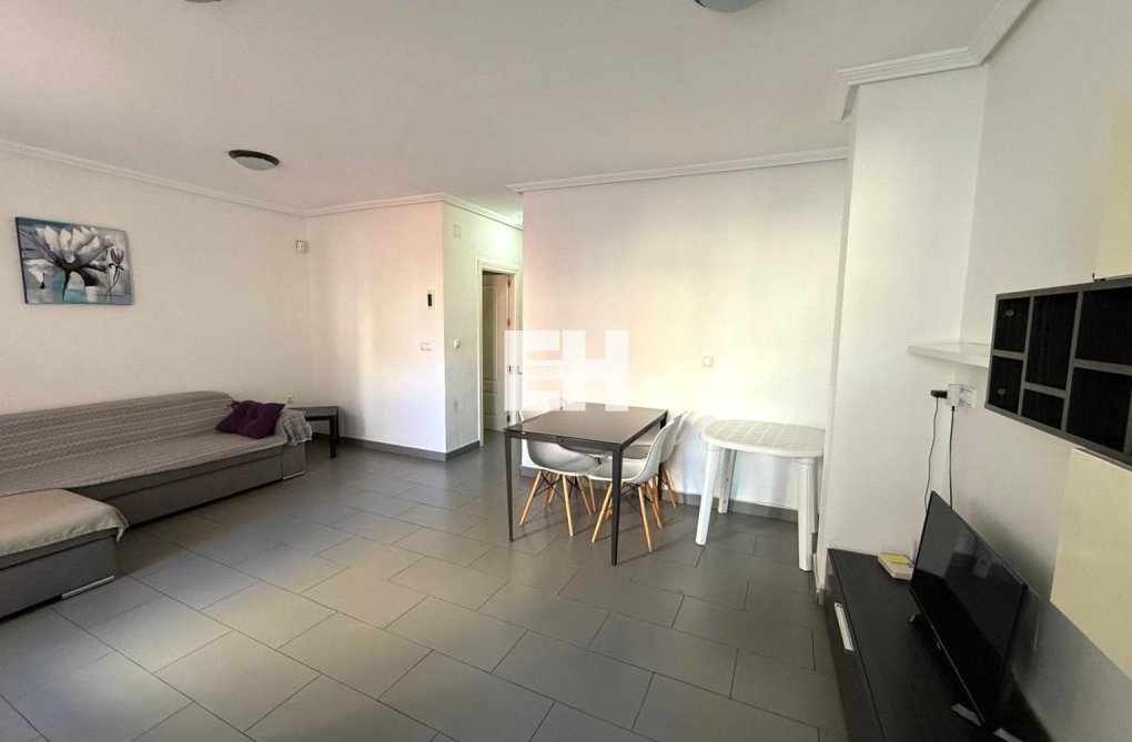 Segunda mano - Apartamento  - Torrevieja - Las Piscinas Naturales