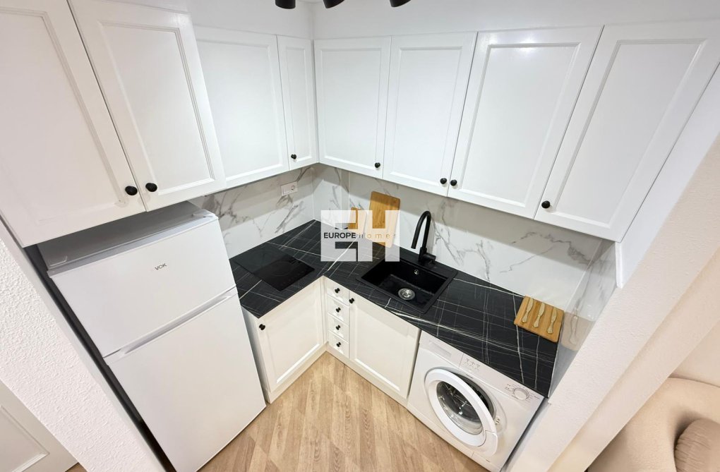 Segunda mano - Apartamento  - Torrevieja - Parque De Las Naciones