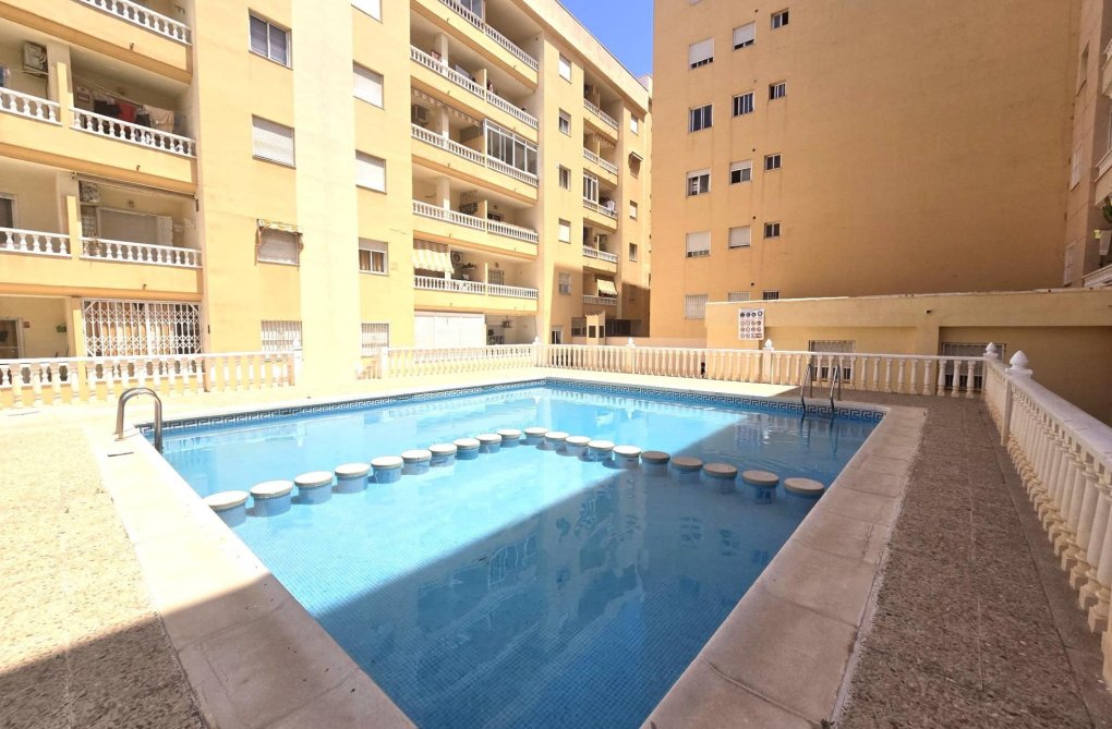 Segunda mano - Apartamento  - Torrevieja - Parque Las Naciones