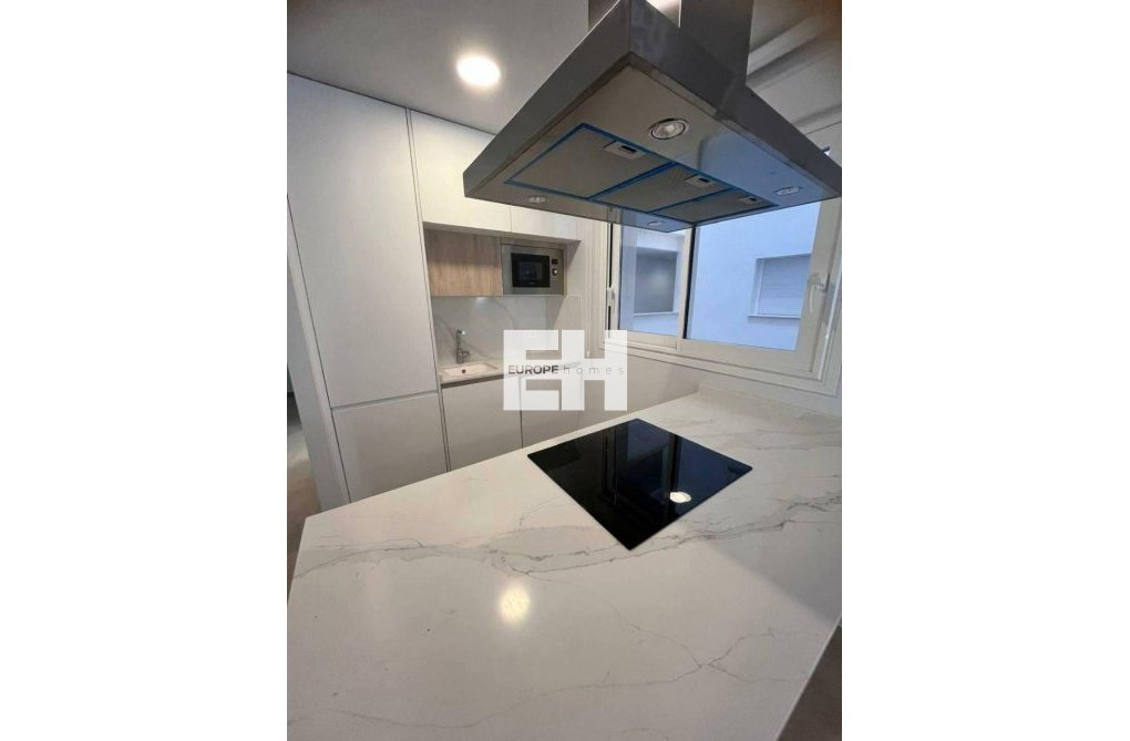 Segunda mano - Apartamento  - Torrevieja - Playa de los Locos