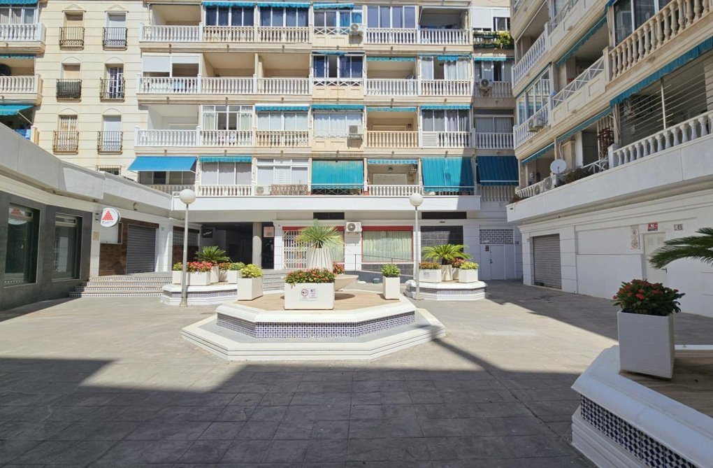 Segunda mano - Apartamento  - Torrevieja - Playa de los Locos