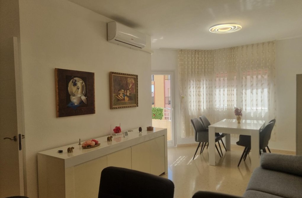 Segunda mano - Apartamento  - Torrevieja - Playa de los Locos