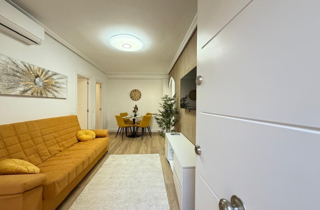 Segunda mano - Apartamento  - Torrevieja - Playa de los Locos