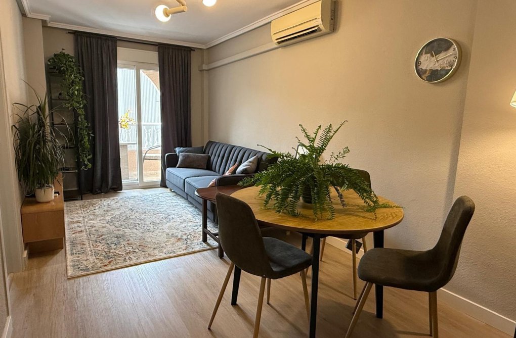 Segunda mano - Apartamento  - Torrevieja - Playa del Cura
