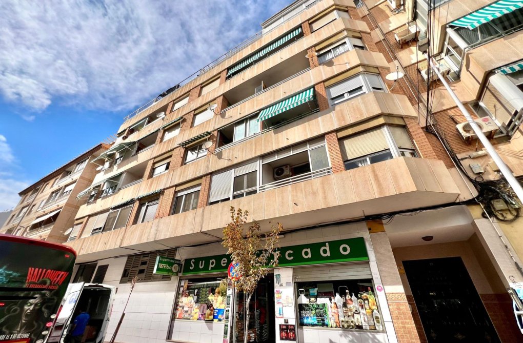 Segunda mano - Apartamento  - Torrevieja - Puerto Deportivo