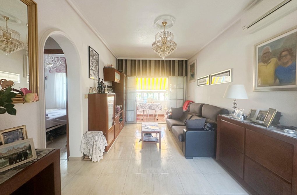 Segunda mano - Bungalow - Torrevieja - Aguas Nuevas